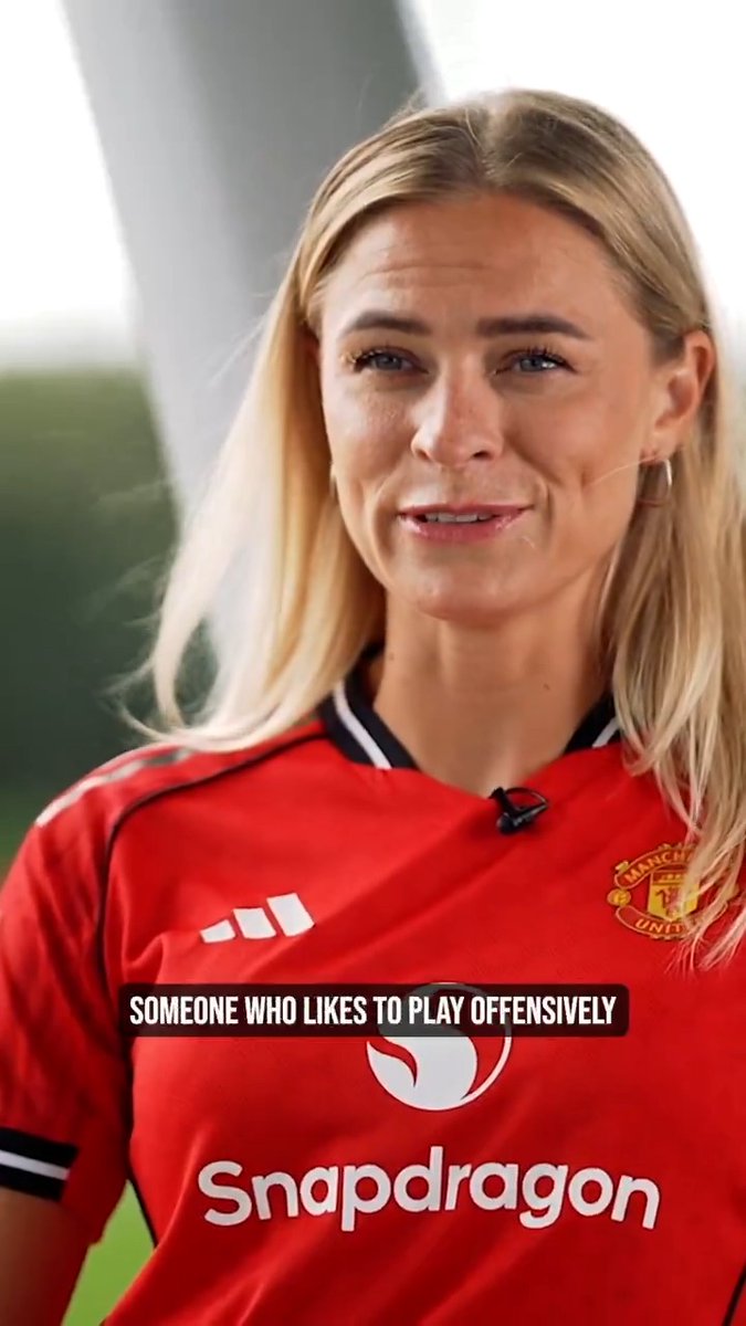 "I think I can help the team with my skills." 💫 In case you missed it, Fridolina Rolfo's first United interview is now on YouTube ▶️