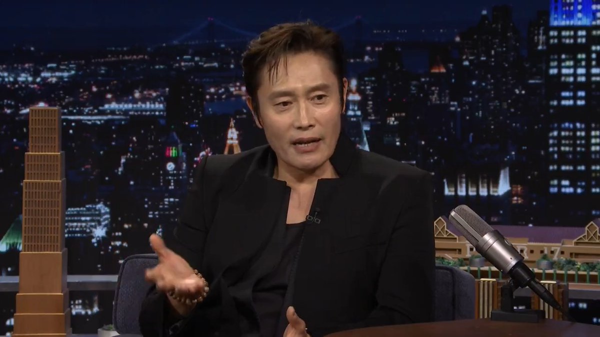 Lee Byung-hun didn’t tell his mom he was behind the mask in Squid Game until The Front Man was revealed to be him! #FallonTonight #SquidGame
