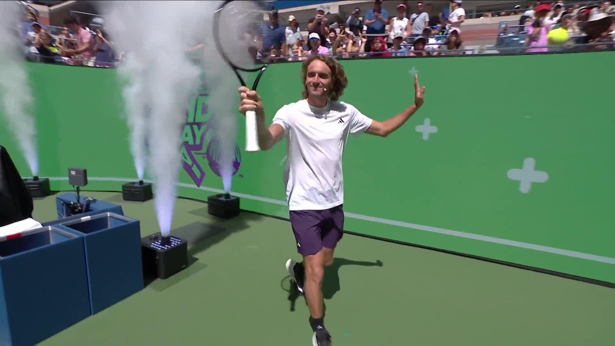 YouTube extraordinaires collide... Stefanos Tsitsipas x Dude Perfect on Ashe!