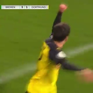 17-year-old Gio Reyna’s first-ever goal for Borussia Dortmund was so special 🥲