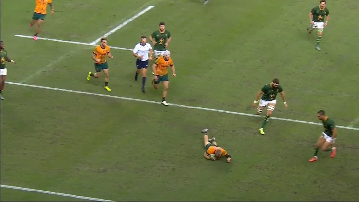 Max Jorgensen gets onto the end of a clever kick from James O'Connor 🙌