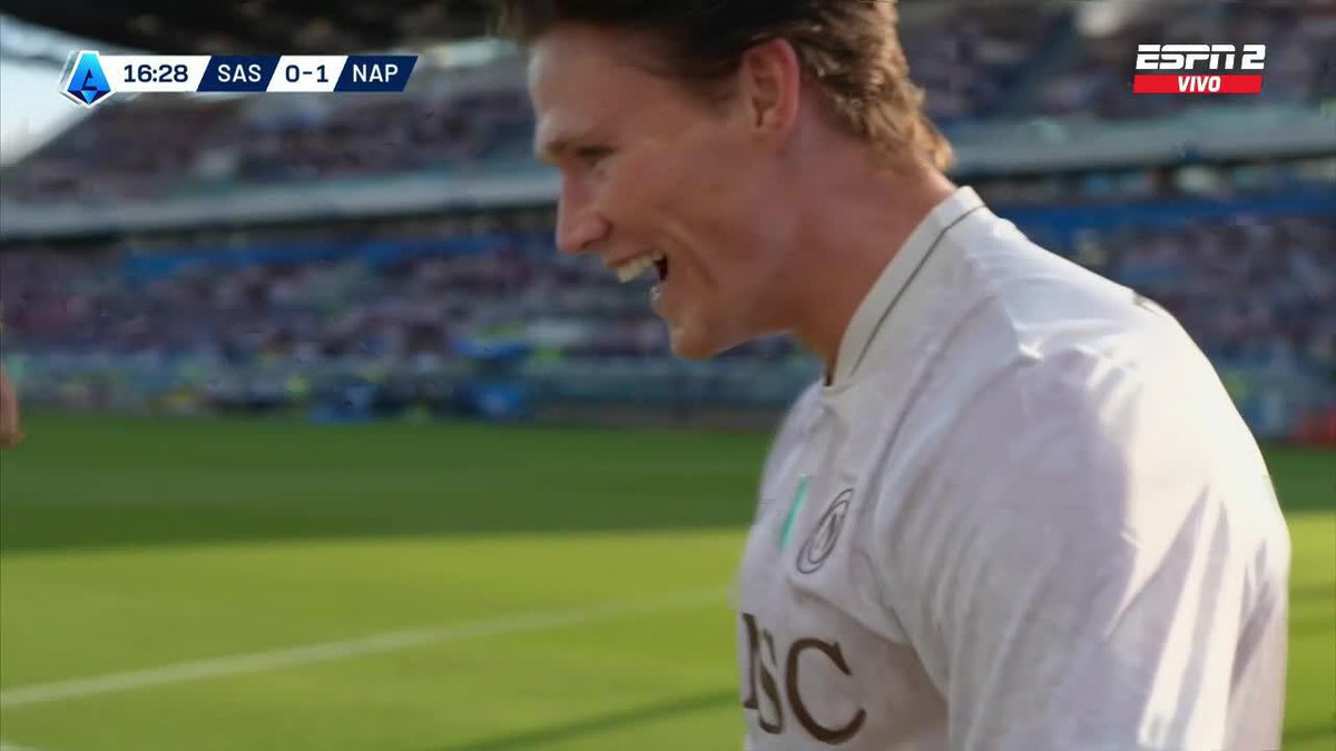 ¡PEGÓ EL CAMPEÓN! Scott McTominay conectó un cabezazo letal y marcó el 1-0 del Napoli vs. Sassuolo. 📺 Mirá la #SerieA por #DisneyPlus Plan Premium