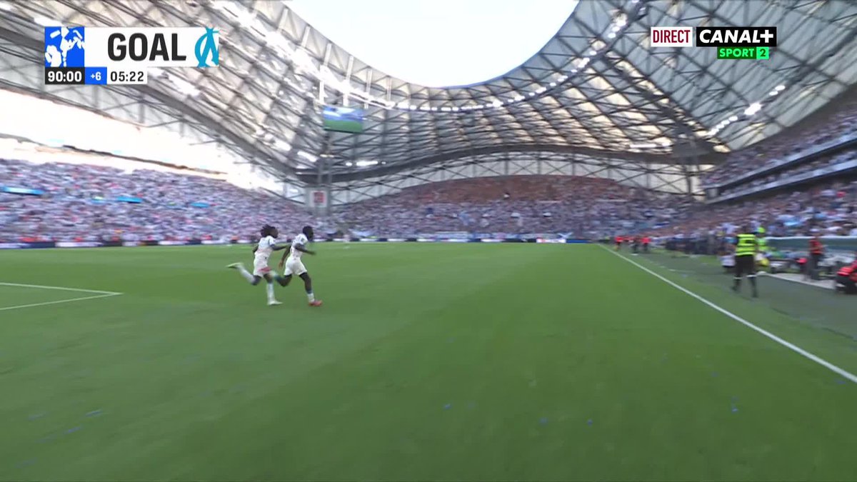 #Ligue1 🇫🇷 : Deux très beaux buts dont un de Robinio Vaz 🇸🇳 permettent à l'OM de s'éviter une crise certaine.