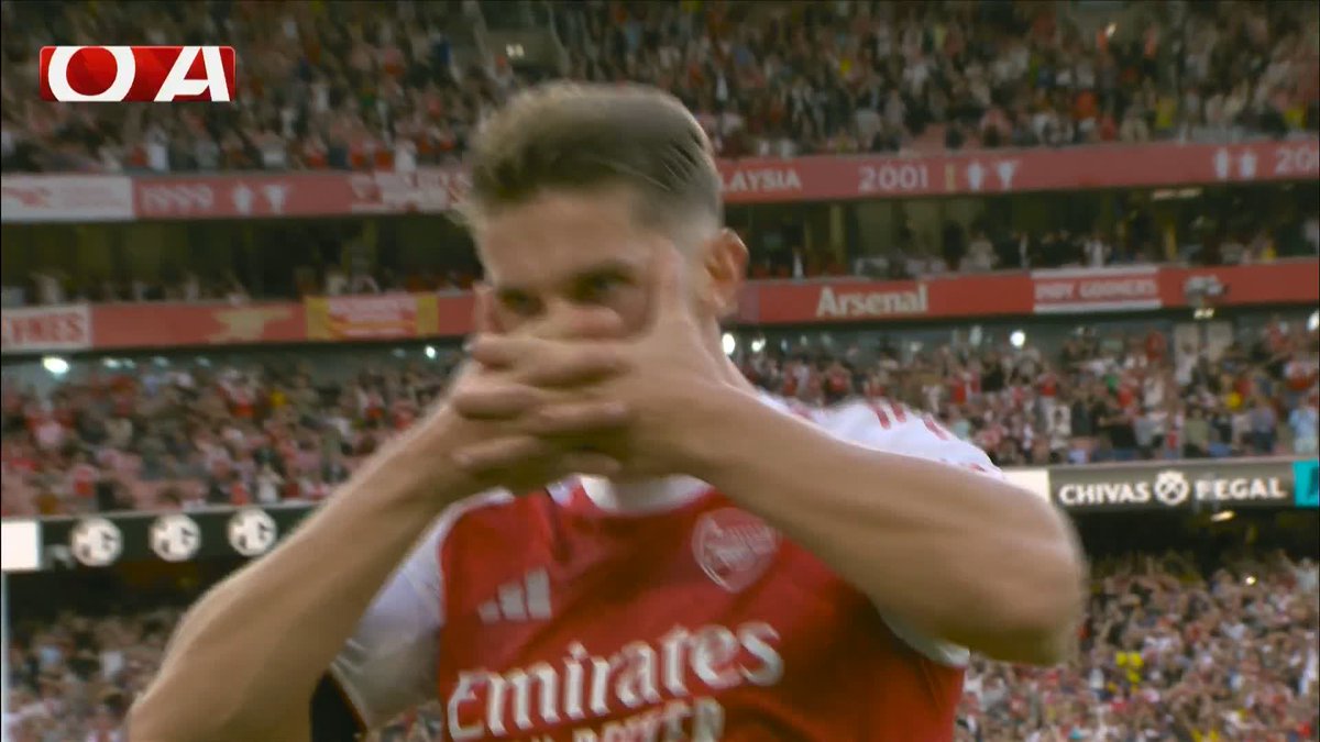 Arsenal have FIVE And that's TWO for Viktor Gyökeres as he scores from the spot 🎯