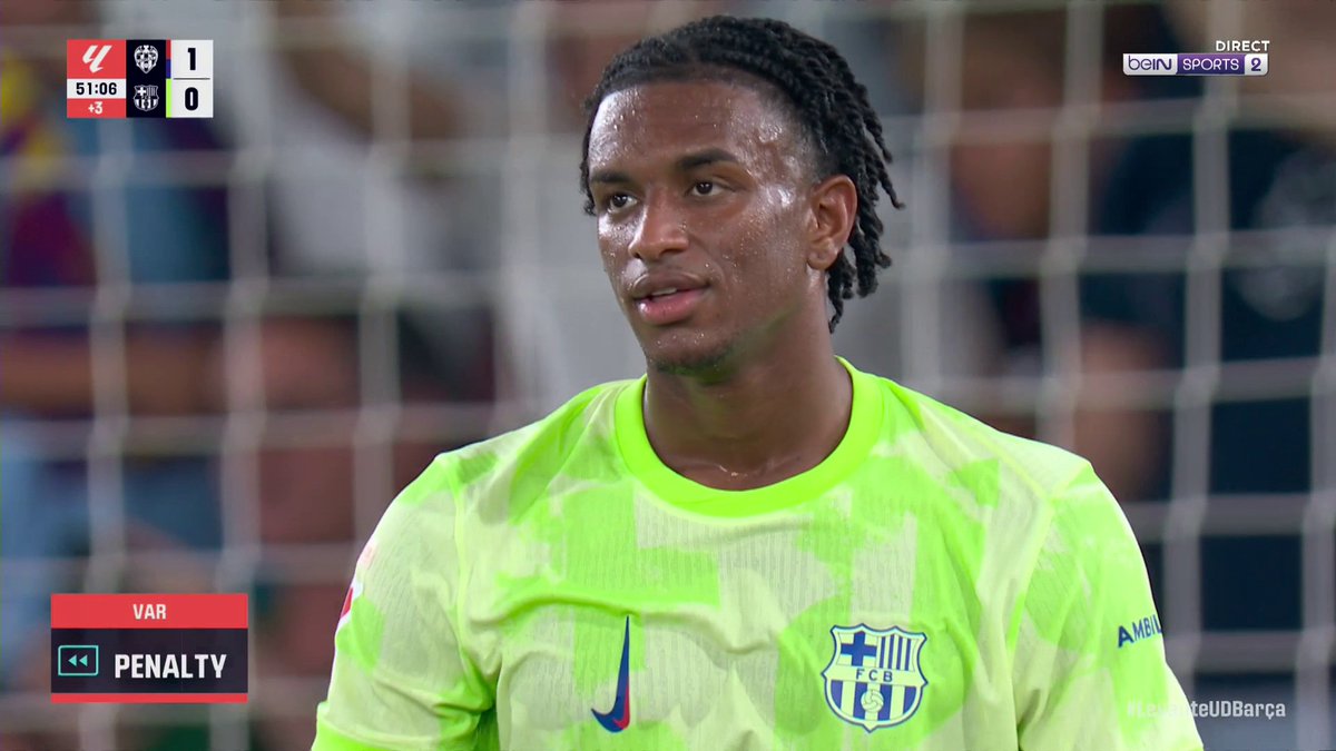 [📺 LIVE] 🇪🇸 #LALIGA 👀 La main d'Alejandro Balde... l'arbitre siffle pénalty pour Levante ! 🤔 Bonne ou mauvaise décision ? #LevanteBarça
