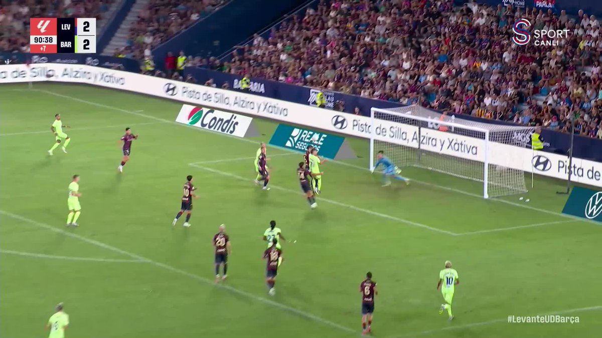 Devreye 2-0 geride giren Barcelona, 90. dakikada 3-2 öne geçti 🔥