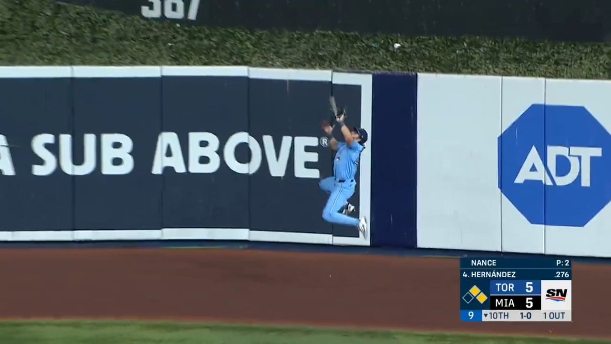 MAKE A PLAY, ADDISON 👏