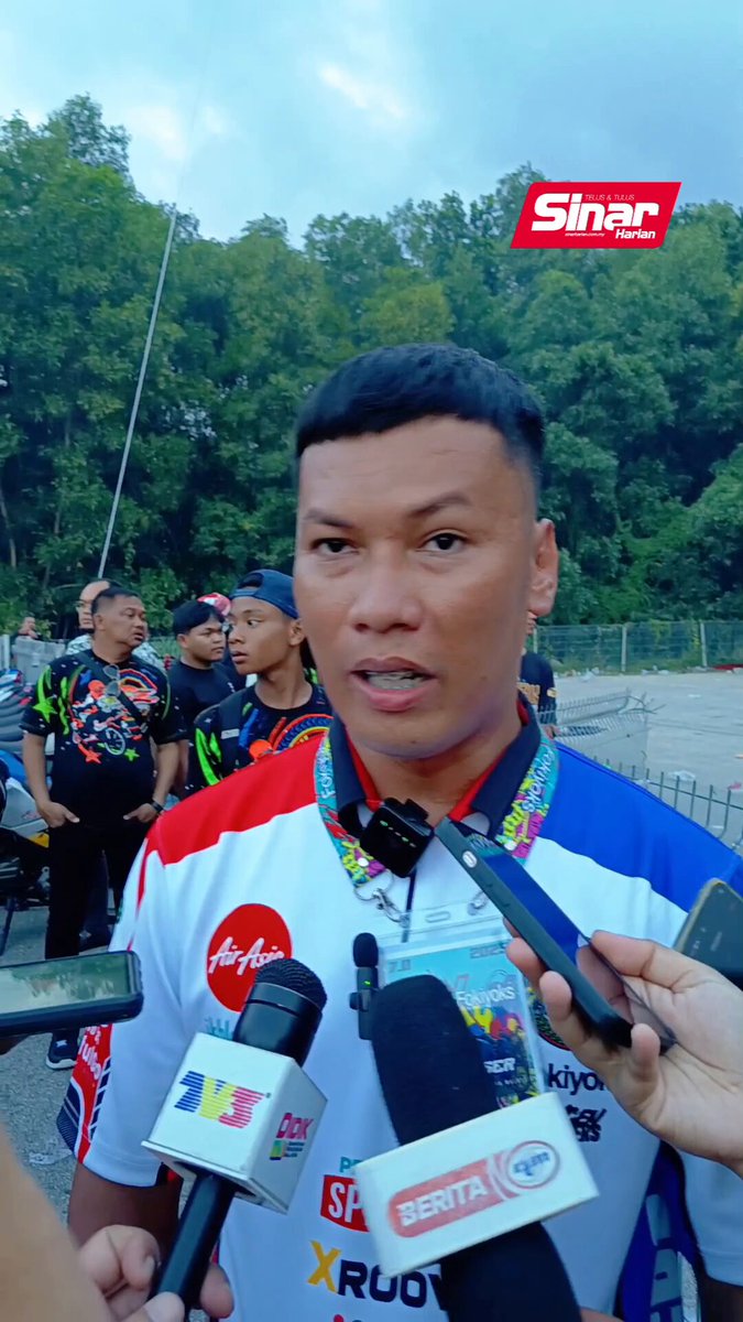 Penganjur Himpunan RXZ akui kesilapan, mahu jumpa kerajaan negeri Penganjur Himpunan RXZ Members 7.0 mengakui wujud kekhilafan berhubung isu jemputan rasmi kepada kerajaan negeri sepanjang acara berlangsung dan bersedia mengadakan pertemuan bagi menyelesaikan perkara tersebut, lapor wartawan Sinar Harian, Norhaspida Yatim. Pengarah program, Mohd Lukhman Hassan berkata, pihaknya mengambil tanggungjawab sepenuhnya dan berjanji akan menambah baik penganjuran pada masa akan datang. Artikel: #SinarHarian #BeritaSemasa #RXZ #KerajaanNegeri #PerhimpunanRXZ #RXZMembers