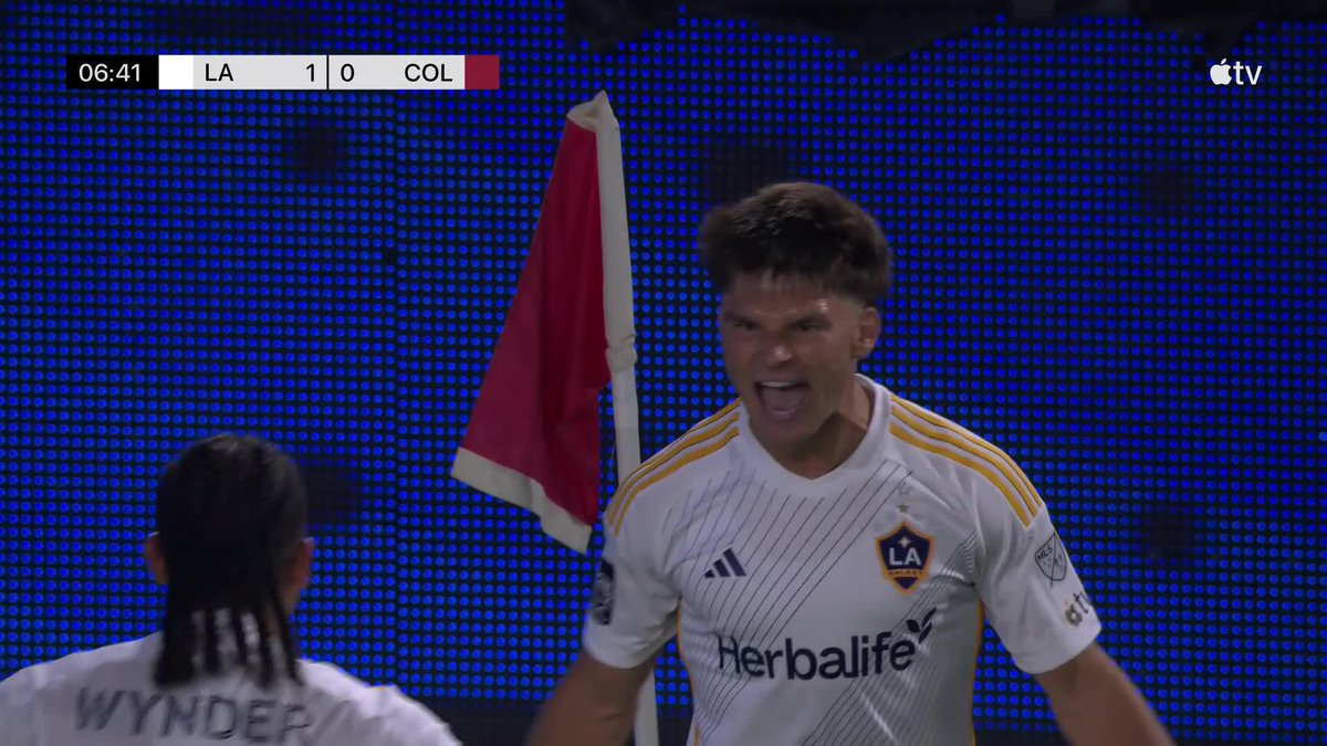 Welcome to MLS, Harbor Miller ✨ The 18-year-old Academy product bags his first-ever MLS goal to put LA ahead.