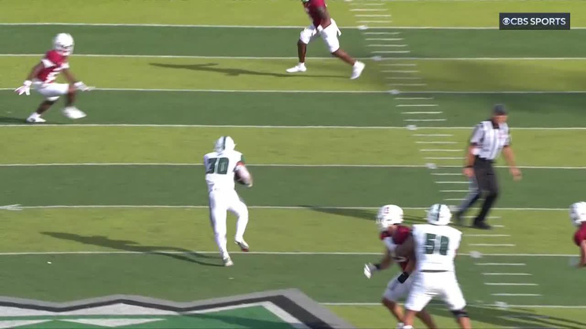 Huge pick up to get into field goal range! Hawaii Football