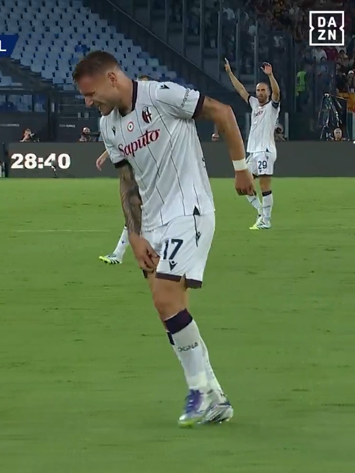 Lo scatto e l'infortunio ❌ Il ritorno di Immobile all'Olimpico dura solo mezz'ora #RomaBologna #SerieAEnilive #DAZN