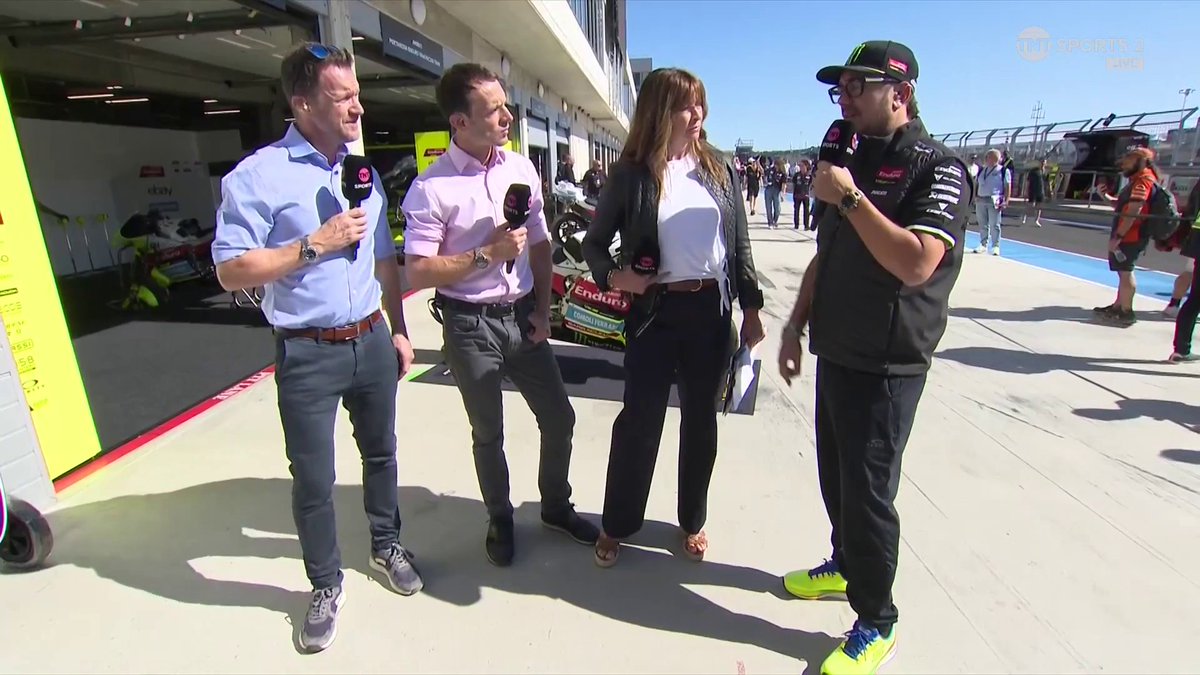 "Please Pecco, Forza!" ❤️ Uccio has had a look at Pecco Bagnaia's data and can see some off the issues he is having 👀 #MotoGP | #HungarianGP Live on TNT Sports and Discovery+
