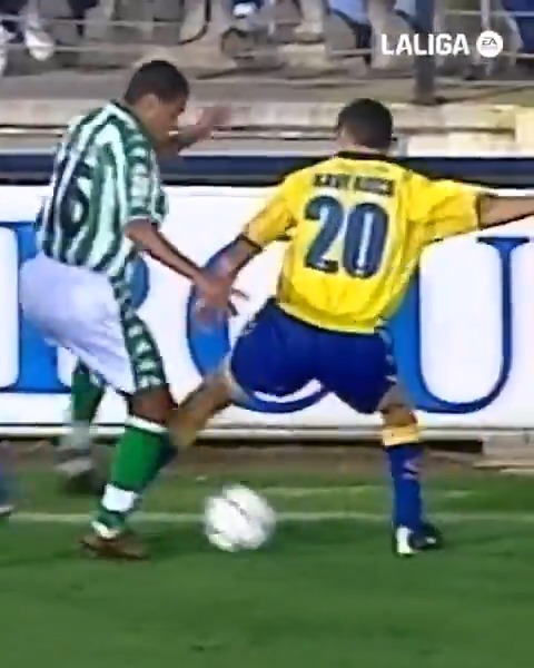 🕺🇧🇷💫 La samba hecha arte. El arte hecho fútbol. 🎂🎊🎉 ¡Feliz 4⃣8⃣ cumpleaños, Denilson Show! #LALIGAEASPORTS | #LALIGAHistory