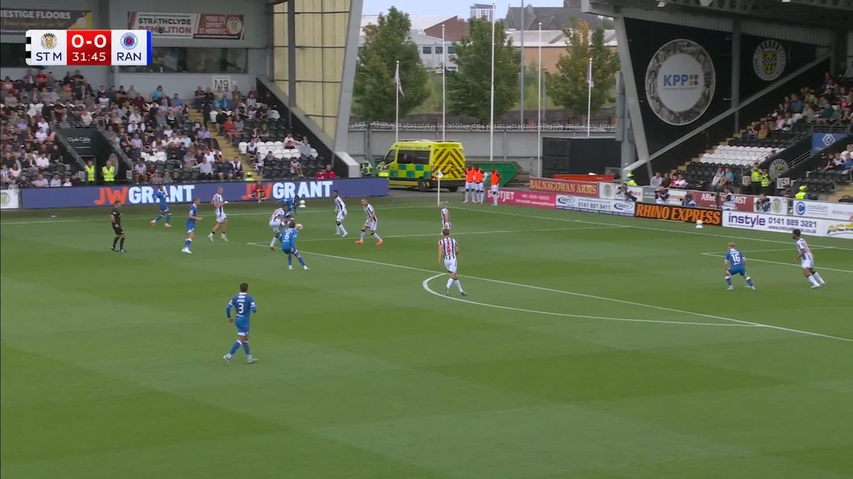 😬 "The nightmare continues for now for Russell Martin and Rangers!" Jonah Ayunga's cool finish puts St Mirren 1-0 up! ⤵️