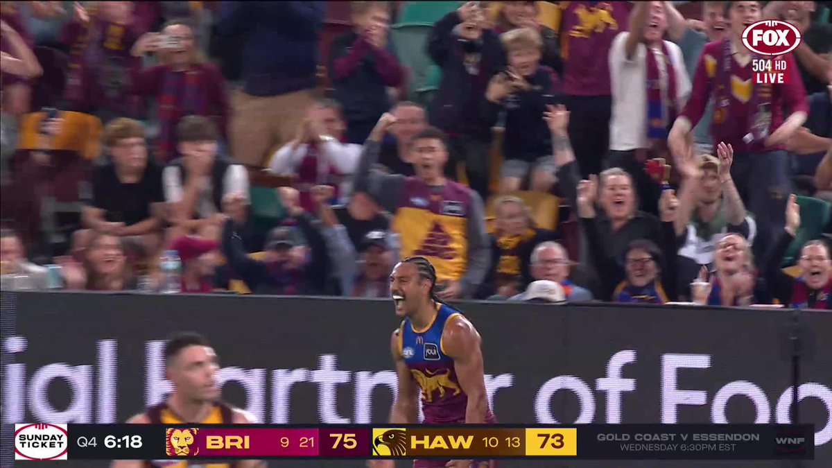Karl Amon misses his target by handball and BRUTALLY gets pinged for insufficient intent - and the Lions goal as a result!😬 📺 Watch #AFLLionsHawks on ch.504 or stream on Kayo: ✍️ BLOG 🔢 MATCH CENTRE