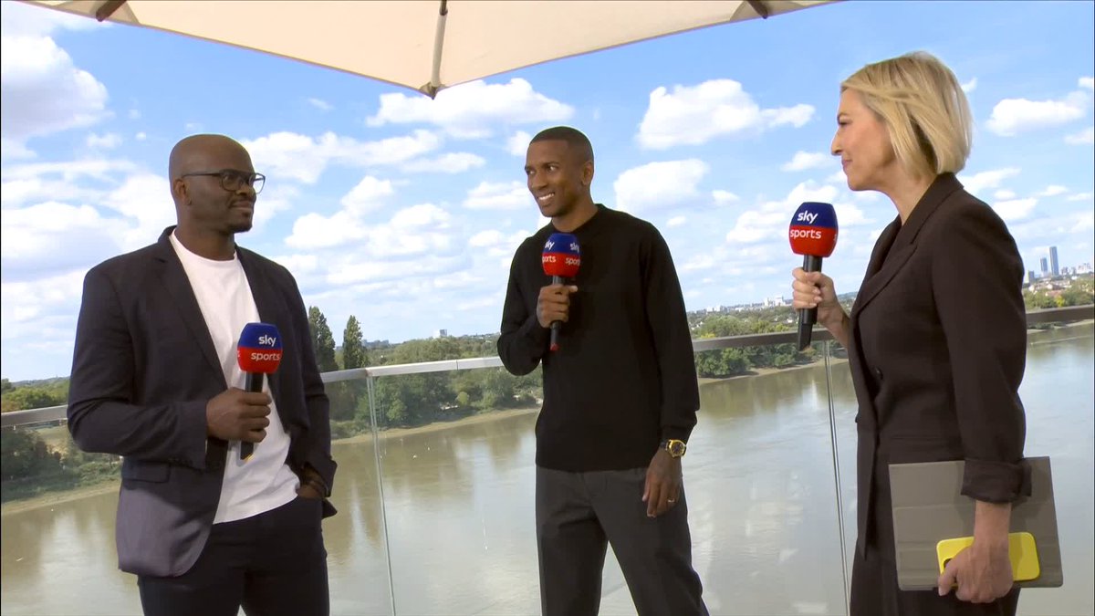 "It's going to be an electric atmosphere" ⚡️ Louis Saha and Ashley Young on Everton's new stadium 🏟️