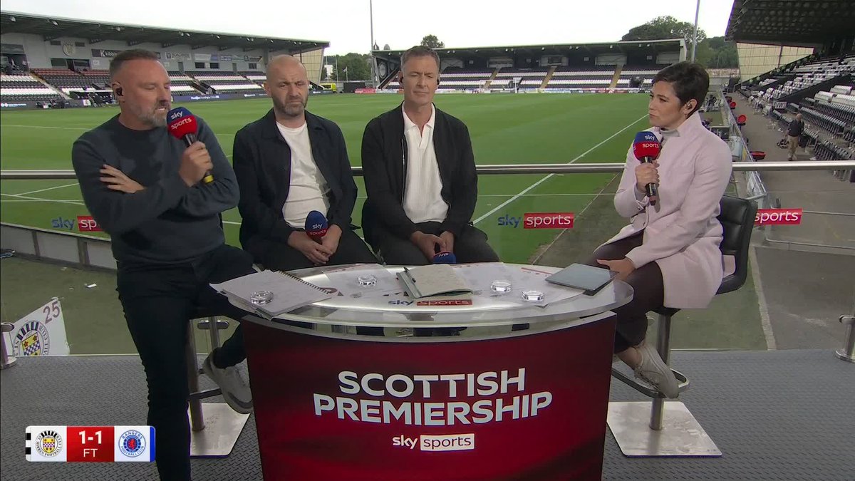 👕 "The jersey looks too big for a lot of the Rangers players" Kris Boyd and Chris Sutton on Russell Martin's squad ⤵️