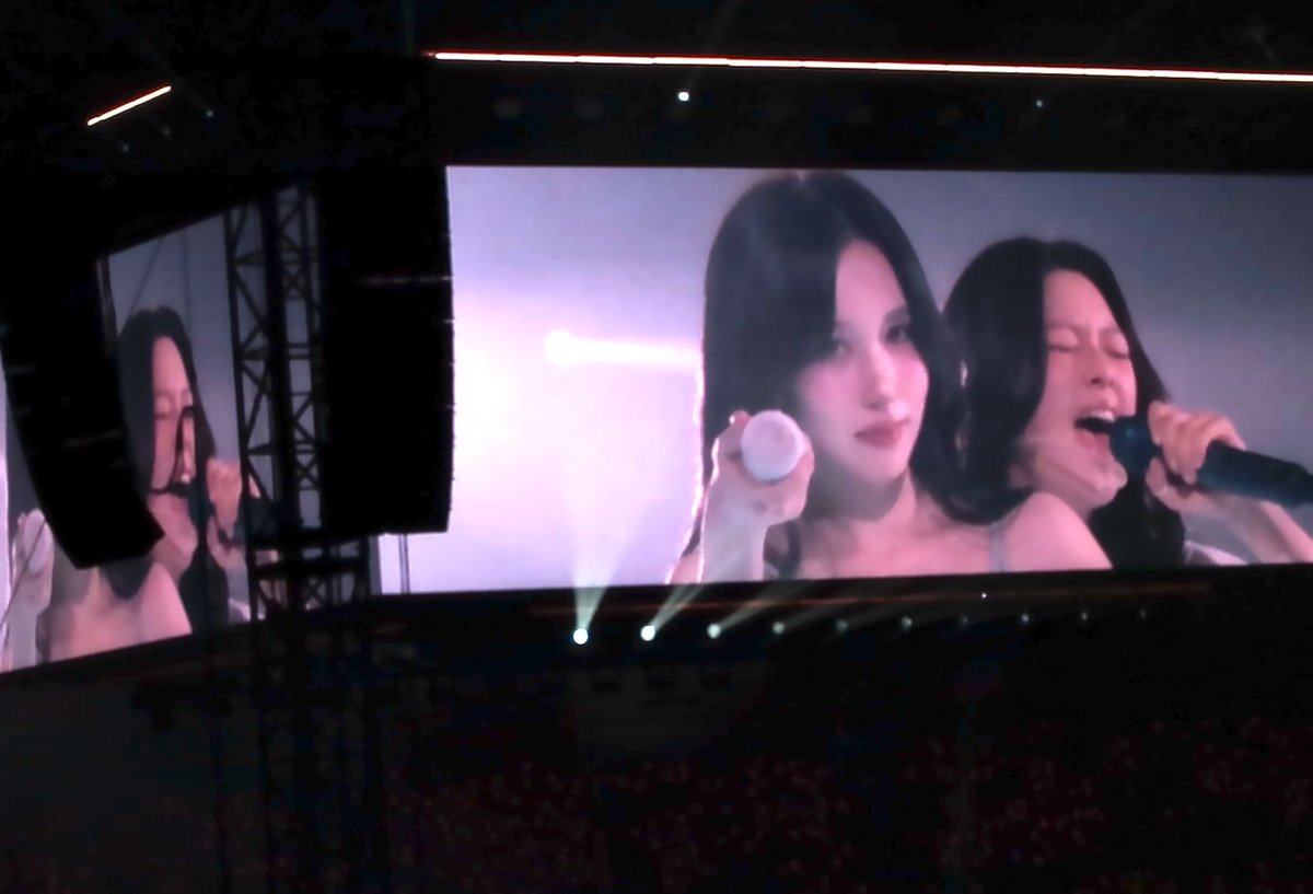 MINA: "HEY NAGOYA, LOOK I'M GONNA MAKE THIS SIMPLE FOR YOU. YOU GOT TWO CHOICES, YES OR..." JEONGYEON: "YES!!"