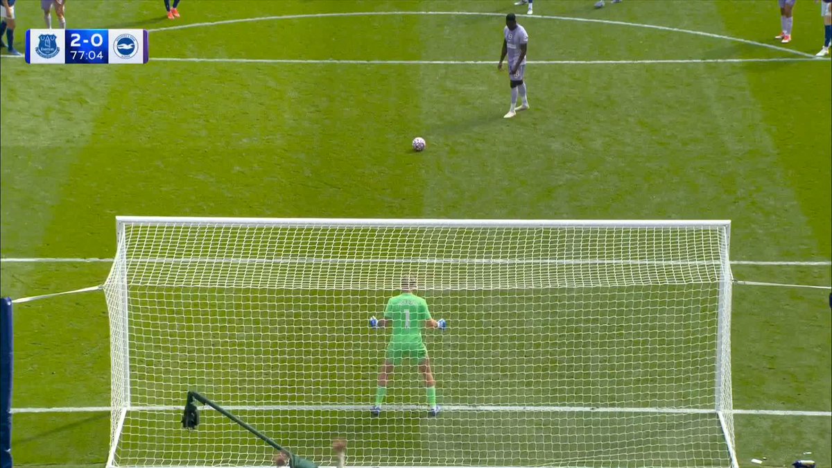 Danny Welbeck's penalty is SAVED! Big moment for Jordan Pickford 🧤