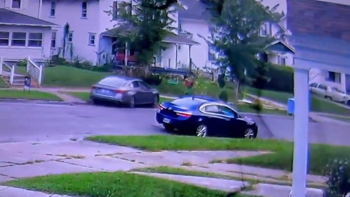 Haitian woman drives into an elderly woman's home in Springfield, Ohio 🤨 According to the New York Post: "Fatal car accidents in Springfield, Ohio, increased four-fold last year" #enrichment #haiti #haitian #Springfield #ohio #ducks #crash
