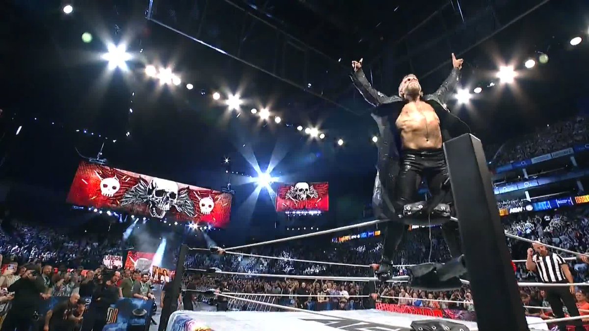 18,000 FANS PASSIONATELY SINGING & SCREAMING METALINGUS FOR ADAM COPELAND INSIDE O2 ARENA!!! Holy smokes, listen to them. This has to be one of the hottest and loudest wrestling crowds of all-time.