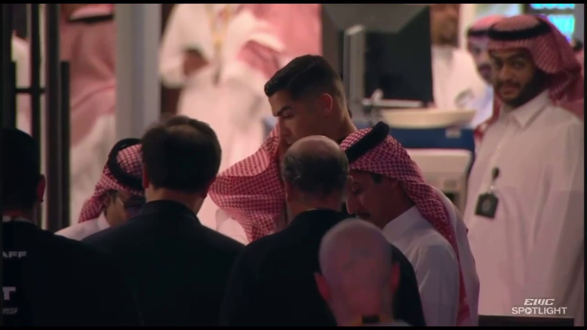 تفاعل الحضور لحظة وصول لاعب النصر رونالدو لحفل ختام #كأس_العالم_للرياضات_الإلكترونية. -