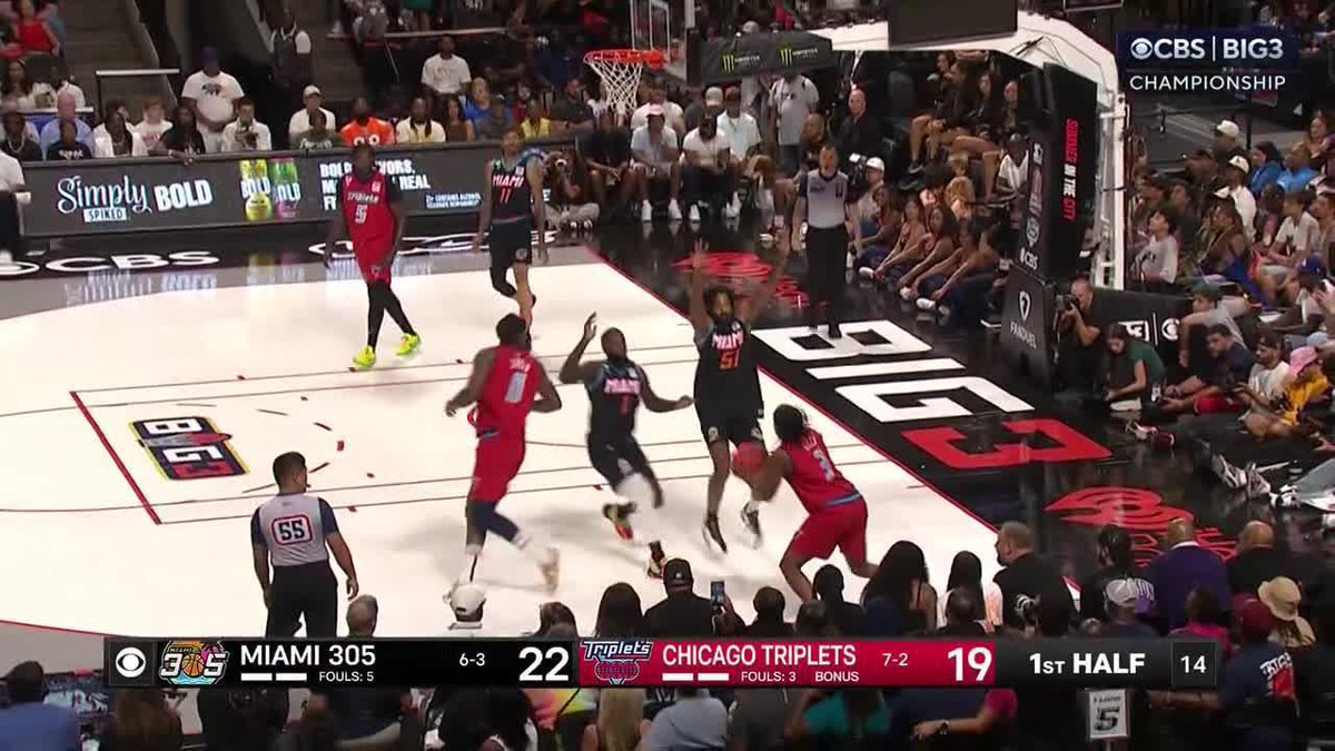 BIG block ⏩ BIG 3-point play for Miami 305