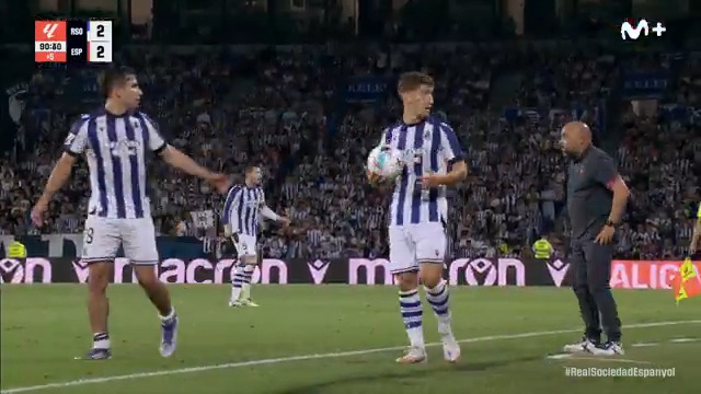 El enfado de Manolo González tras el balonazo de Brais. #LaCasaDelFútbol #LALIGAEASPORTS