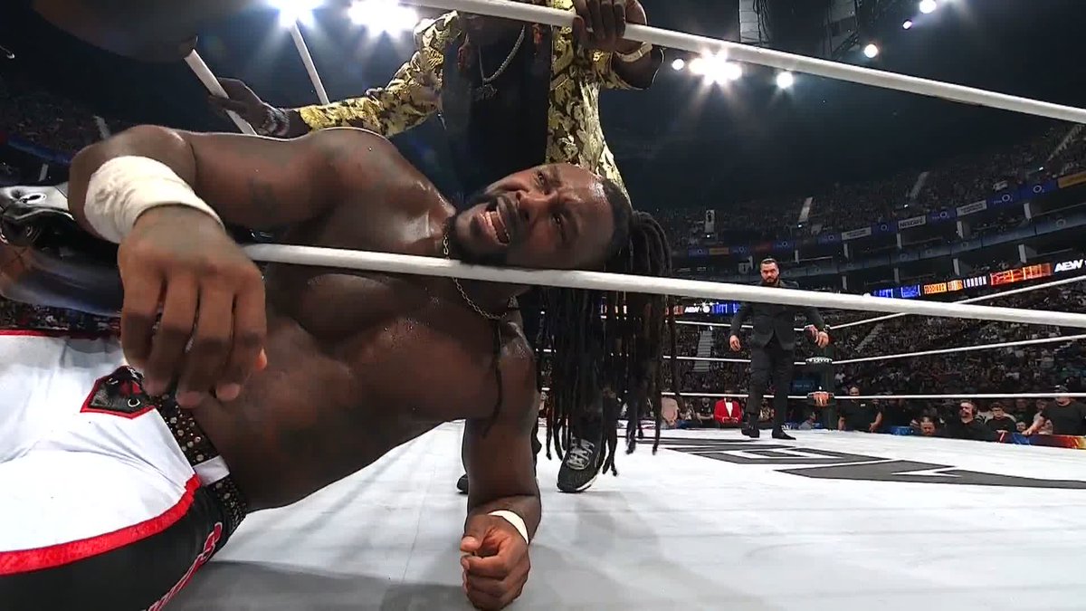.@REALWARDLOW IS BACK! Watch #ForbiddenDoor on PPV right now!