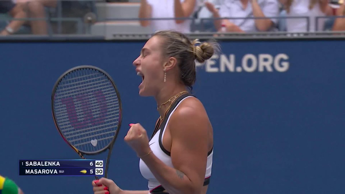 HEAR HER ROAR 🗣️ Aryna Sabalenka clinches the first set 7-5 in style!