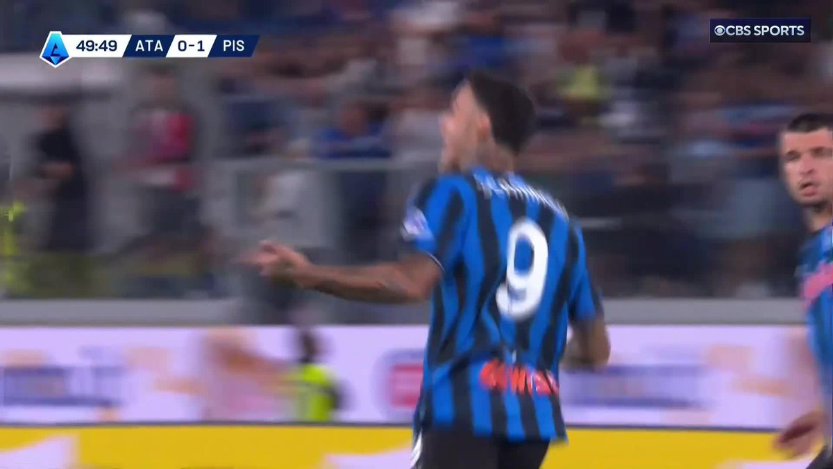 Calm and composed by Gianluca Scamacca to level the score 👏🇮🇹