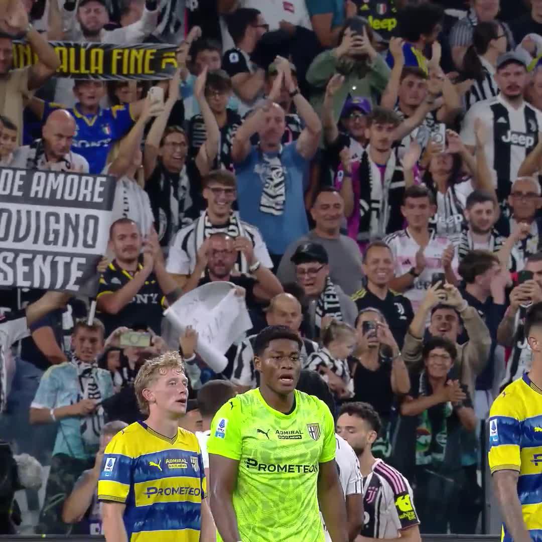 Vlahović doubes the Juventus lead! ⚡ #JuveParma 2-0