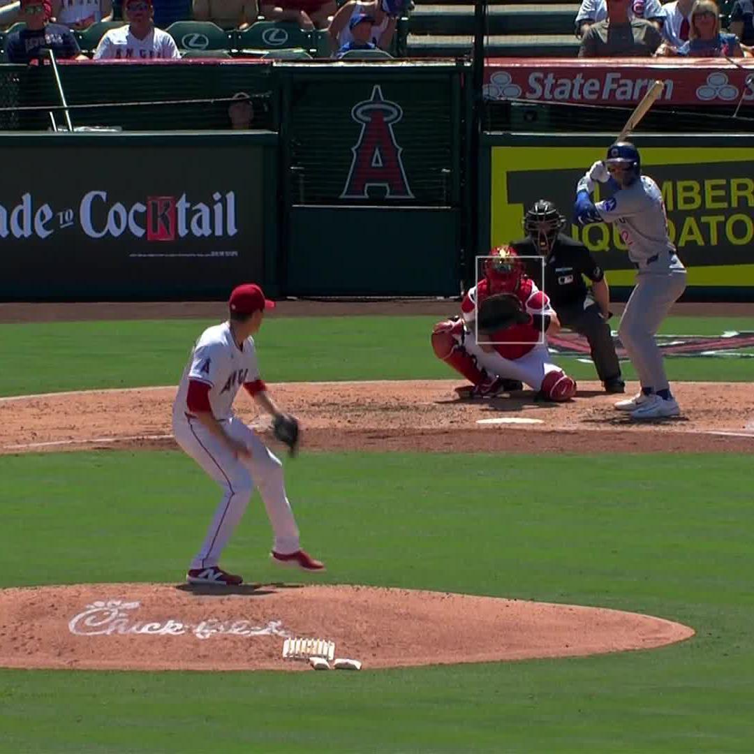 Nico Hoerner knocks an RBI double! Cubs lead!
