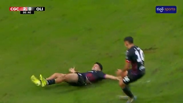 "Olimpia" (el malo) Porque um equipo que se llama General Caballero le rompió bien el orto por 2-0 por la Copa de Primera de Paraguay. Son la putita del país, van a jugar, ven a un rival y se bajan la tanga, son adictos a la pija, alta putita el Decano.