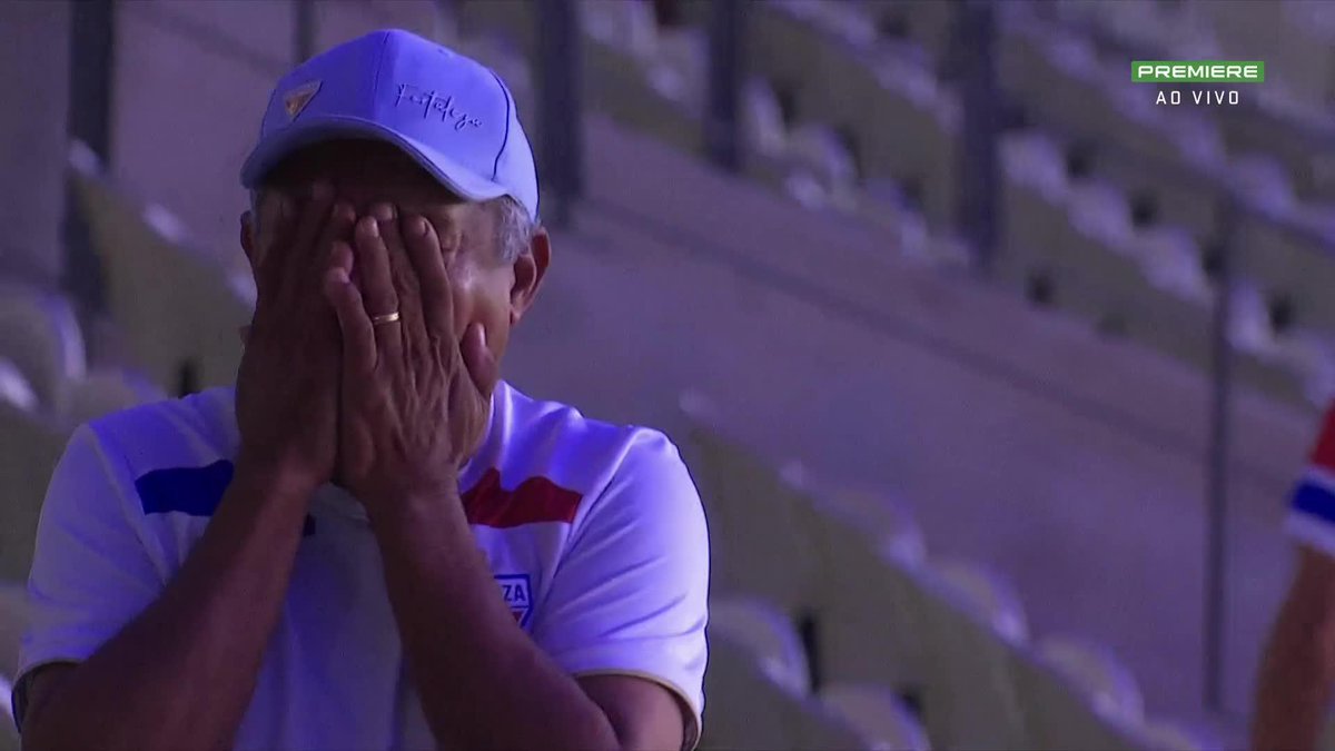 Torcedor do Fortaleza protestando e chorando com a situação do time após a derrota em casa para o Mirassol. 🎥 Premiere | ge