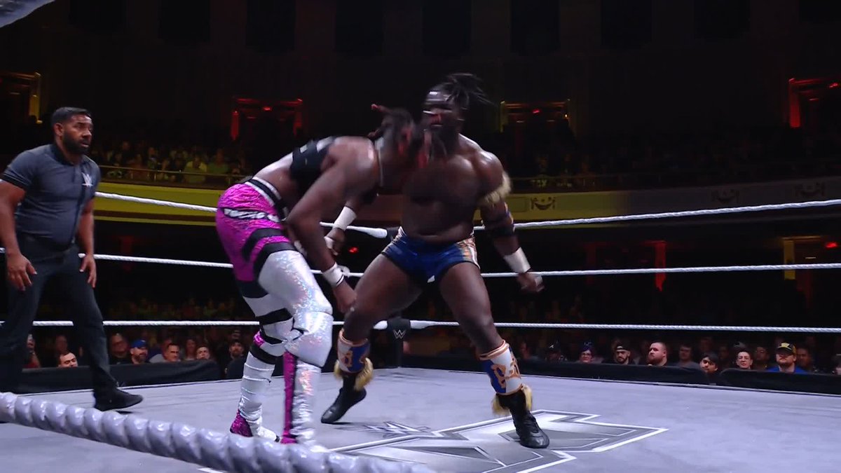 This match is MADNESS!! 🤯 Oba Femi wwe and Je’Von Evans are putting on a show!!!