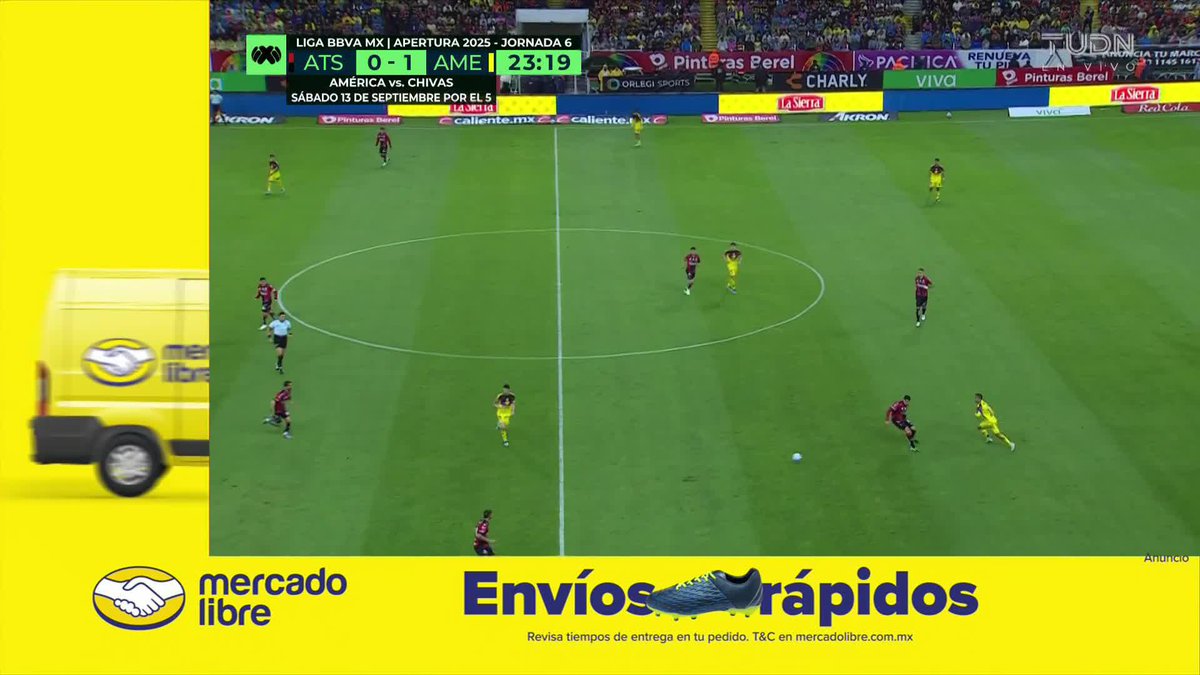 ¡GOOOOL DEL AMÉRICA! 🔥⚽ tienen ¡Penal para el América! El Gato Ortíz marca la pena máxima y Brian Rodríguez no falla desde los once pasos 🦅 #LigaMX #ClasicoDeLaAmistad