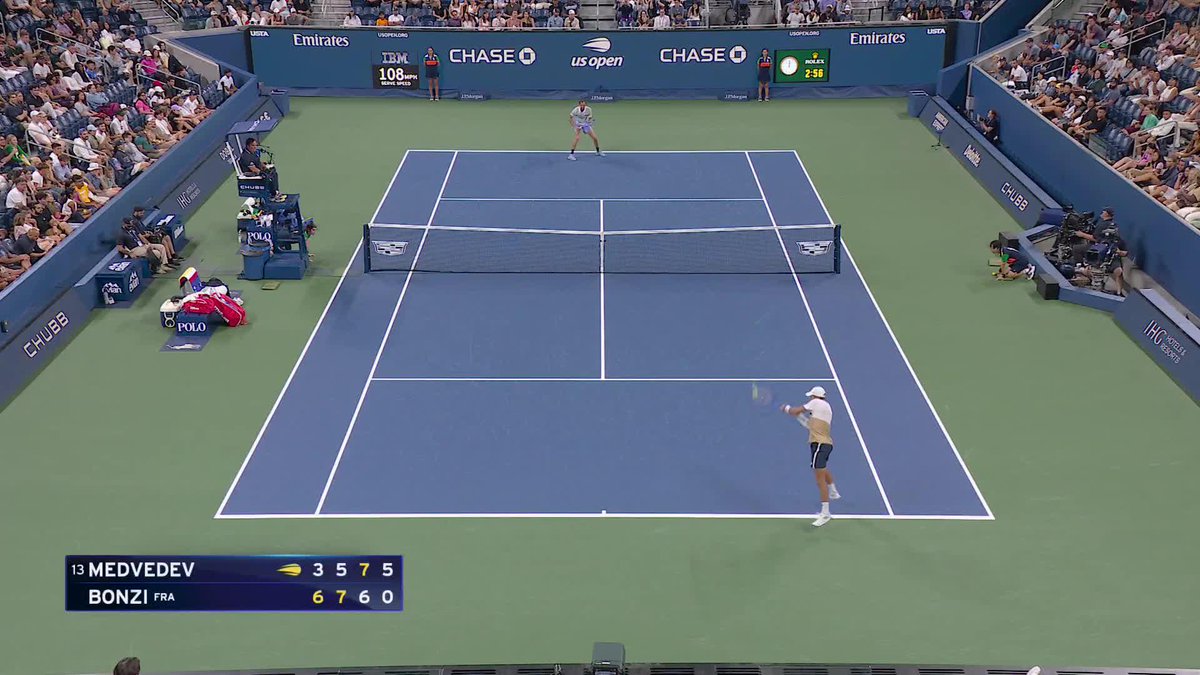 With his 17th ace of the match, Daniil Medvedev forces a fifth set against Benjamin Bonzi.