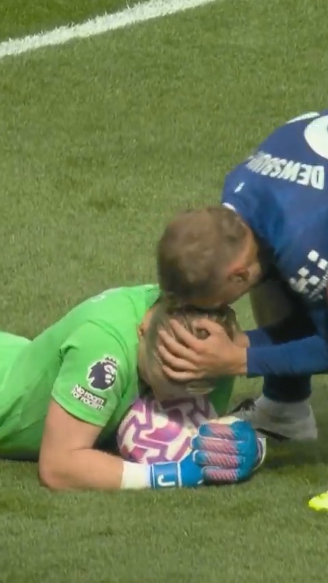 Everton goalkeepers have saved the first penalties we faced at each of our three home grounds. 🧤 ⛔️ Anfield v Sheffield Utd, December 1891 ⛔️ Goodison Park v Darwen, October 1893 ⛔️ Hill Dickinson Stadium v Brighton, August 2025