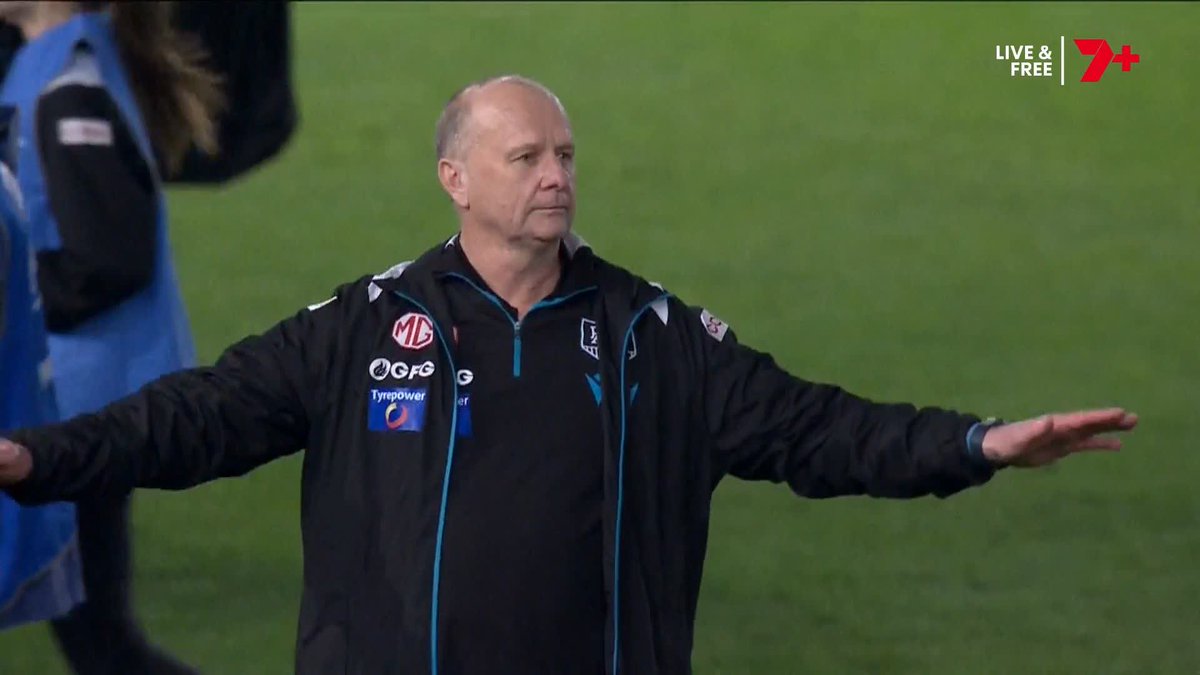 Ken x Ginni? 👀 Sam Mitchell has offered Ken Hinkley a position at Hawthorn, per Caroline Wilson.