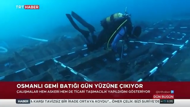 ⚓️Türkiye'de kazısı yapılan tek 17. yüzyıl Osmanlı batığı, Datça’da gün yüzüne çıkarıldı. Askeri mühimmatın yanı sıra porselenler, satranç takımları ve Osmanlı döneminin en büyük pipo koleksiyonunun da bulunduğu batıktan, ‘bir müzelik eser’ çıktı.
