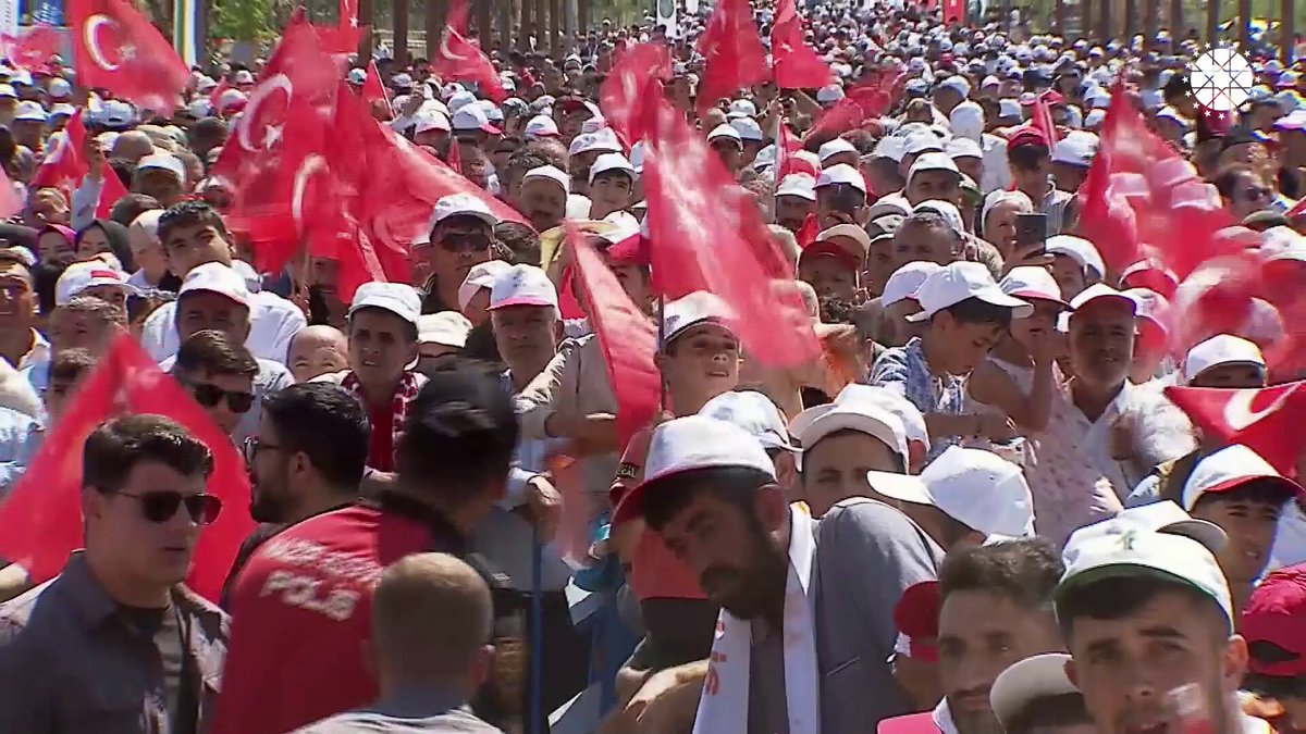 Cumhurbaşkanımız Sn. Recep Tayyip Erdoğan: ''Ahlat, bu topraklardaki ezeli ve ebedi mevcudiyetimizin simgesidir!'' 🇹🇷 #KardeşliğinZaferi #MalazgirtZaferi