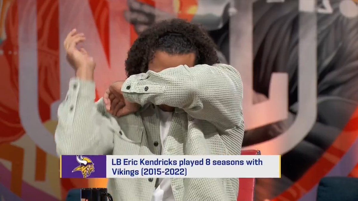 When in doubt, throw it 18's way 🤣 Eric Kendricks takes a look at what the #Vikings offense has to offer in 2025. 📺: Good Morning Football | NFL Network