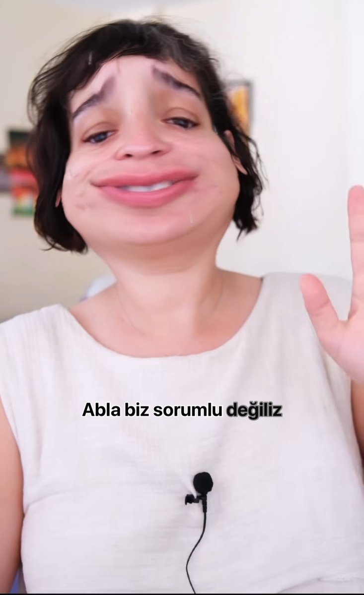 "Eskişehir'den taşınacağız. Süreçte nakliye aradım. Konuştum, biri güven verdi. Gelip eşyalara bakıp sonlara doğru şunu dedi. 'Bazen evini taşıyanlar davranış değişimi yaşar. Bu çok normal ama oraya gittiğinizde yepyeni bir hayata başlayacaksınız ve her şey çok güzel olacak.'"