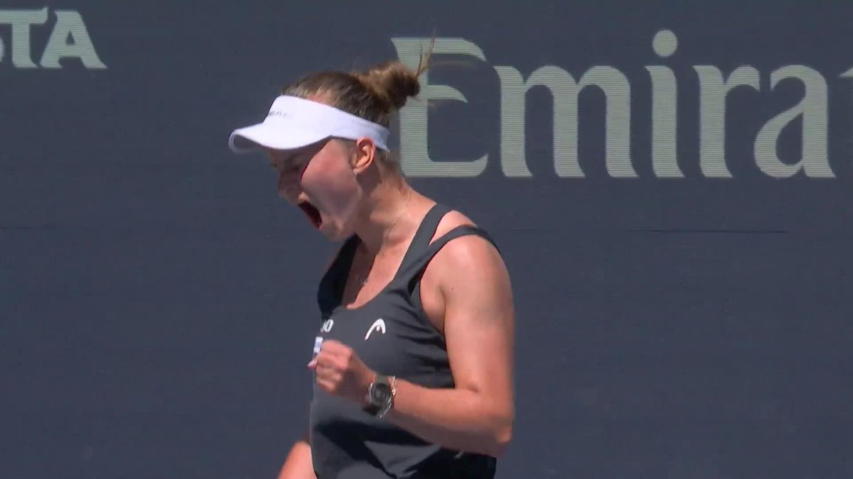 Textbook tennis from Barbora Krejcikova 👌