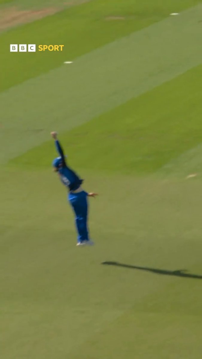 Charlie Dean, that is one hell of a catch! 😲