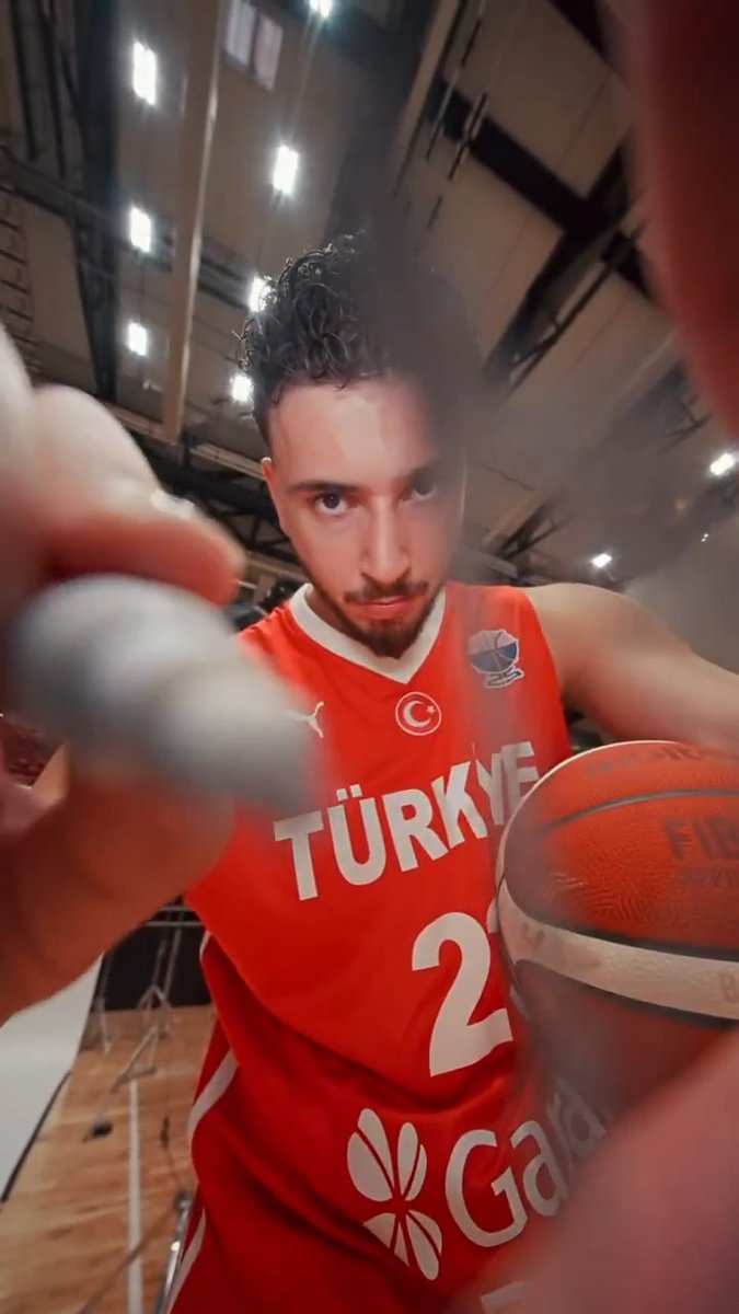 🇹🇷 Bütün Beşiktaşlıları kadrodan çıkarsanız da, elbet bir Alperen kalacak! İyi ki Beşiktaşlıyız 🦅 Alperen