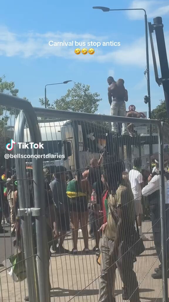 Oh no, they are back on the bus stop! what could go wrong! Metropolitan Police just casually standing there watching @ 2025 Notting Hill Crime Carnival