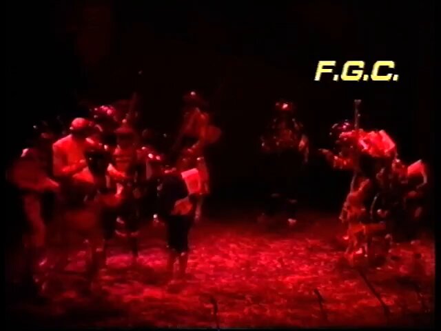 Se pongáis como se pongáis... seáis de Martín, JuanCarlo, Ares, Bienvenido, Tino... Está es la Mejor Presentación de la Historia del Carnaval de #Cadiz *Video: Archivo Municipal de Cádiz