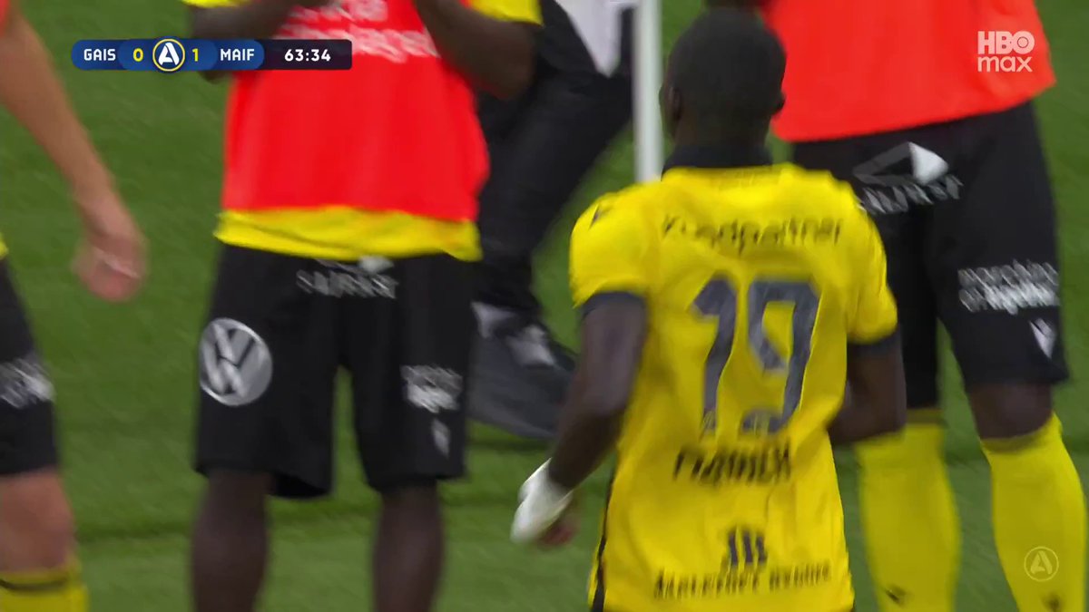 1-0 Mjällby AIF! Måltorkan är över för Abdoulie Manneh, som gör första allsvenska målet på över tre månader 🟡⚫ 📲 Se matchen på HBO Max